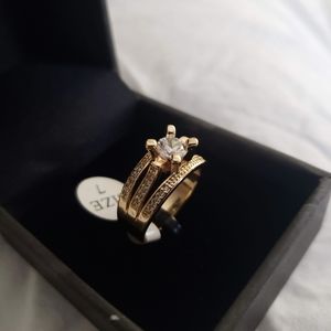 Ring with Crystal 🎁